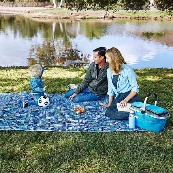 ECR4Kids Lightspeed Outdoors Outdoor Blanket with Shoulder Strap